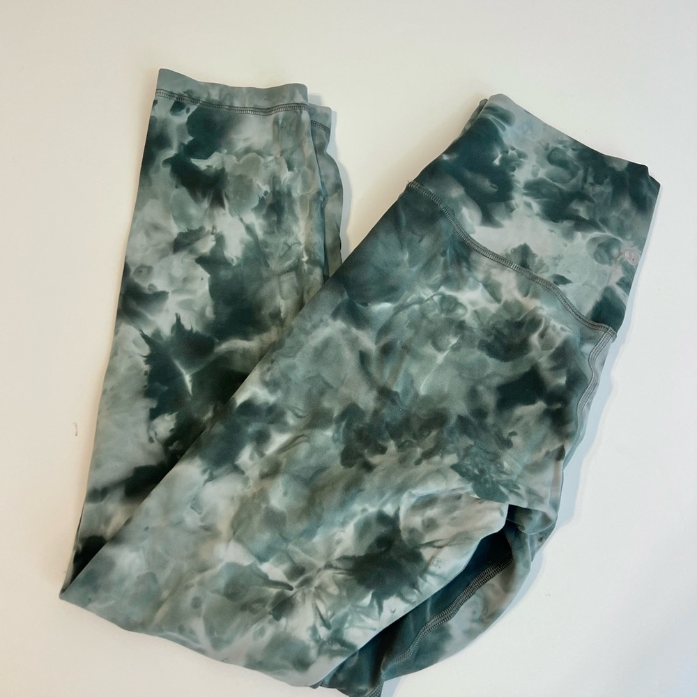 Lululemon Tie-Dye Leggings align 25” perfect cond! Size 8